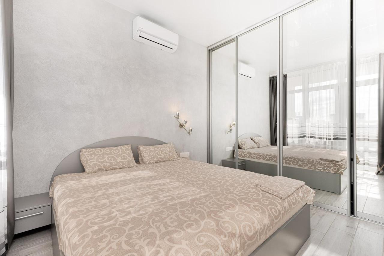 Pearl 44 Apartment With Terrace Odessa Dış mekan fotoğraf